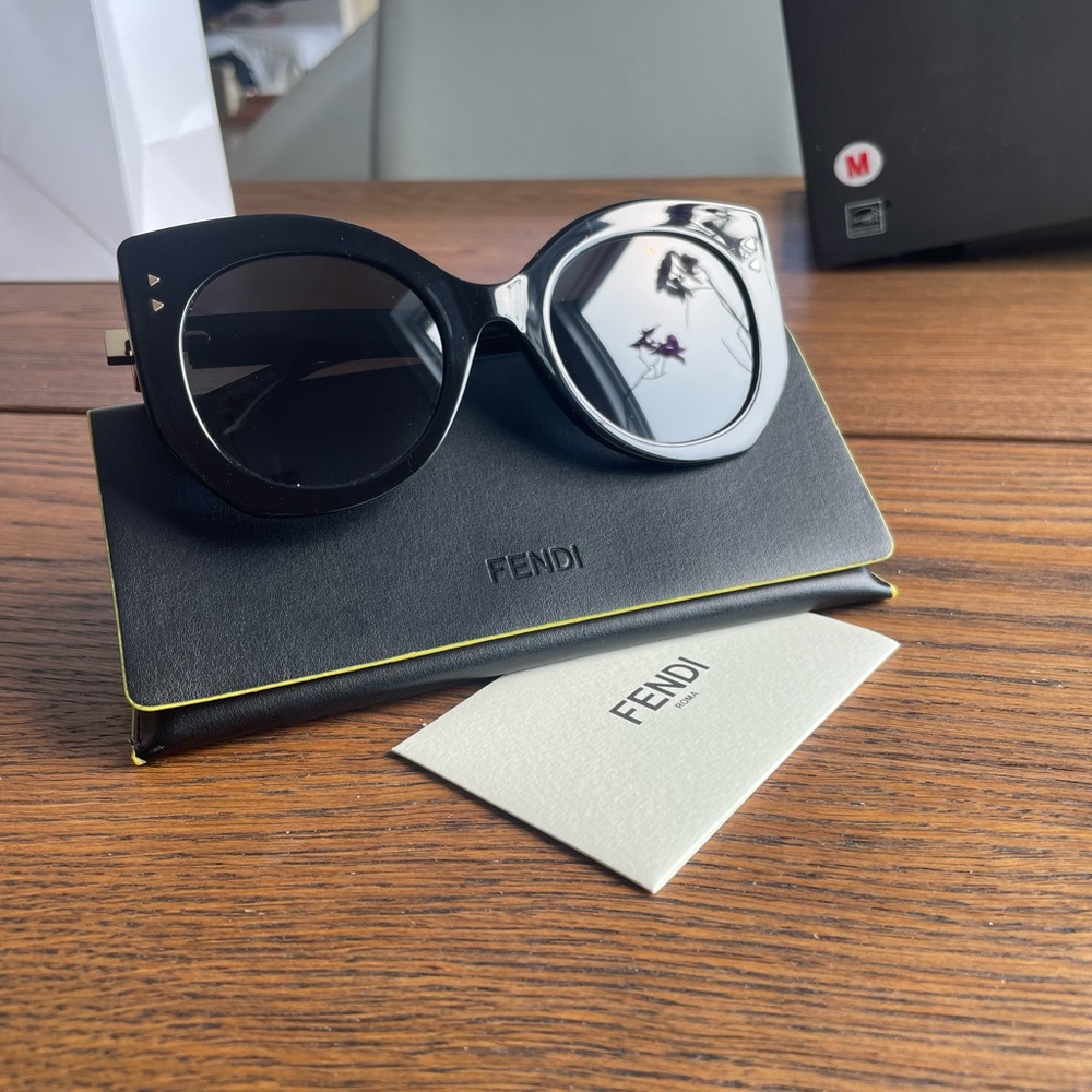 Sunglasses Fendi